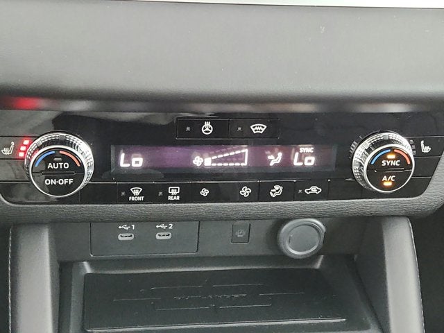 2027 Mitsubishi Outlander LE