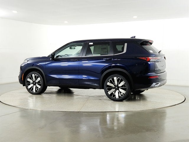 2026 Mitsubishi Outlander Base