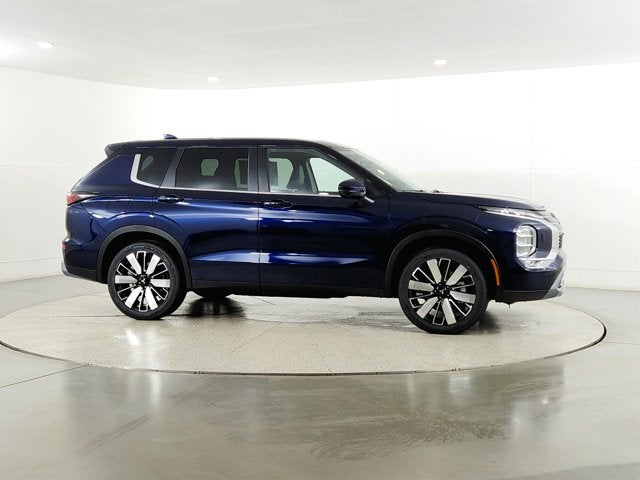 2026 Mitsubishi Outlander Base