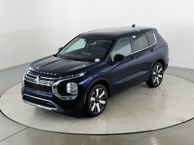2026 Mitsubishi Outlander Base