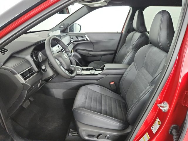 2026 Mitsubishi Outlander LE