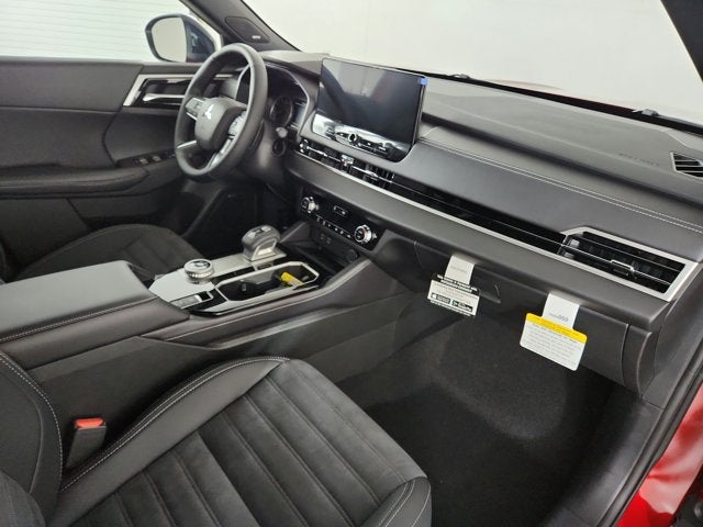 2026 Mitsubishi Outlander LE