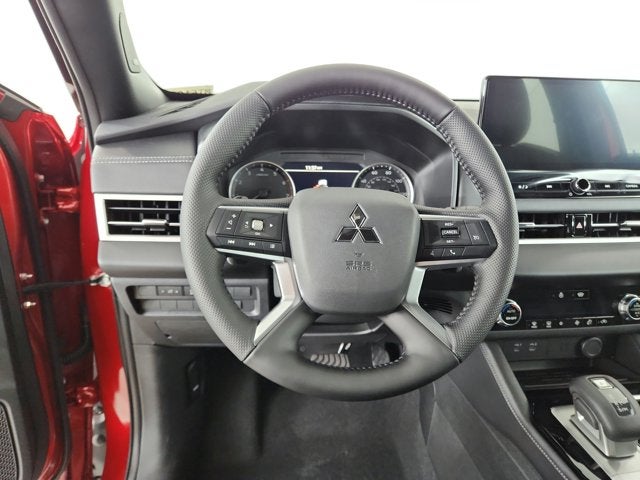 2026 Mitsubishi Outlander LE