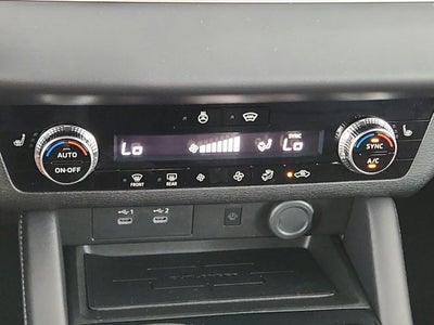 2026 Mitsubishi Outlander LE