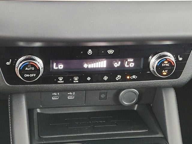 2026 Mitsubishi Outlander LE