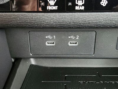 2026 Mitsubishi Outlander LE
