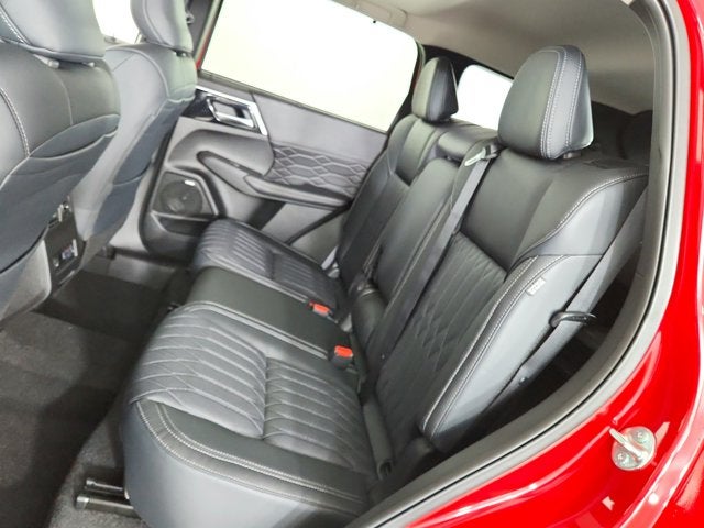 2025 Mitsubishi Outlander Base