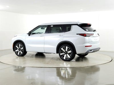 2026 Mitsubishi Outlander Base