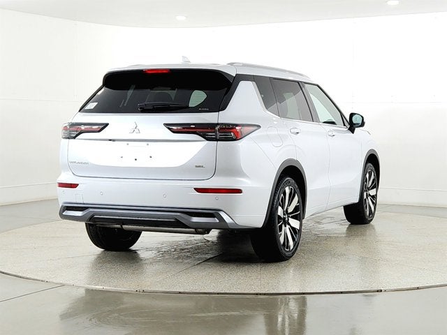 2026 Mitsubishi Outlander Base