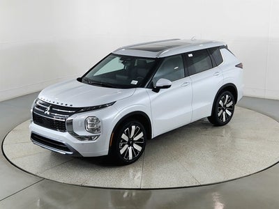 2026 Mitsubishi Outlander Base