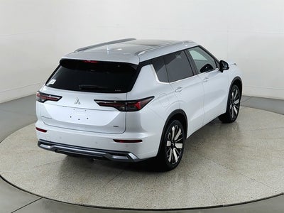 2026 Mitsubishi Outlander Base