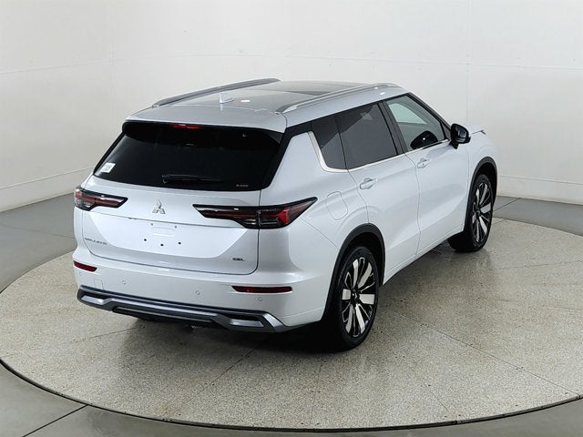 2026 Mitsubishi Outlander Base