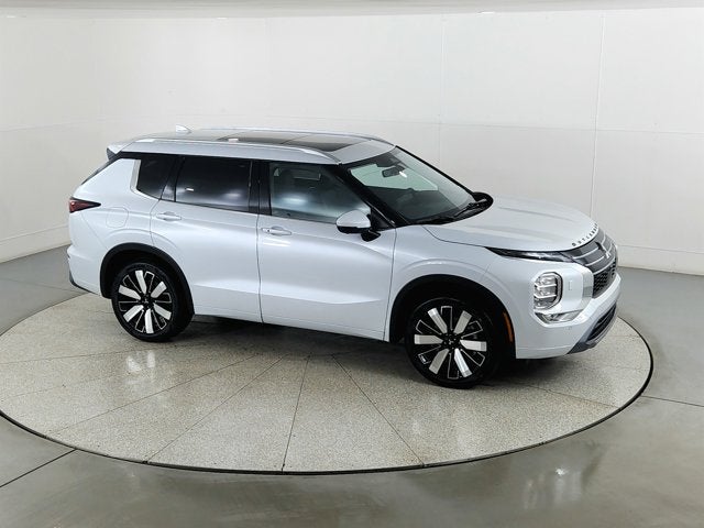 2026 Mitsubishi Outlander Base
