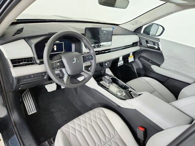 2026 Mitsubishi Outlander Base