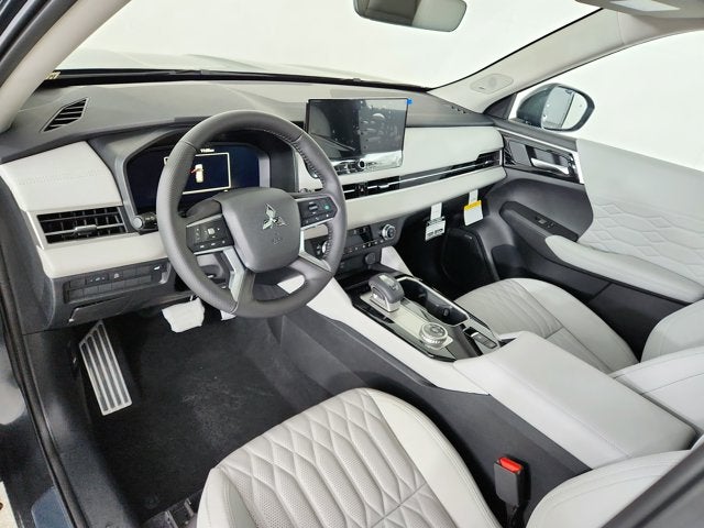 2026 Mitsubishi Outlander Base