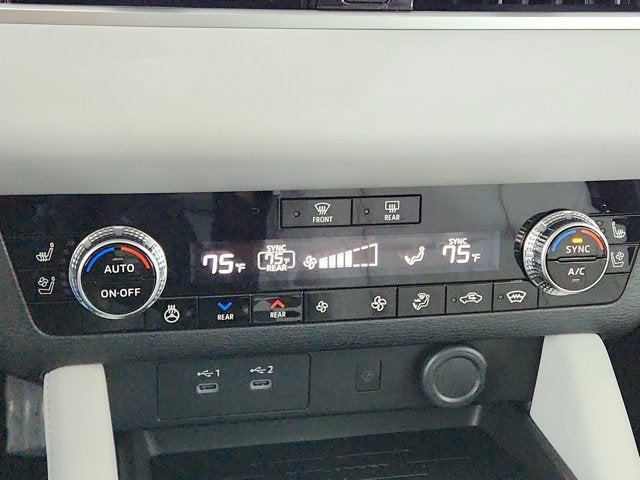 2026 Mitsubishi Outlander Base