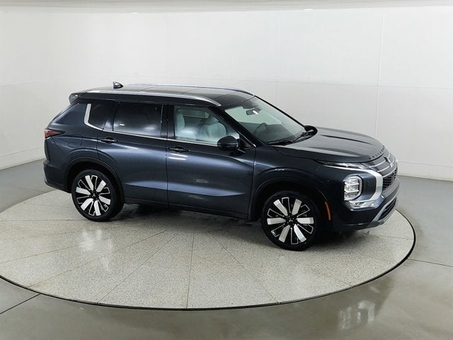 2026 Mitsubishi Outlander Base