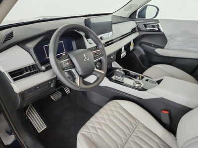 2026 Mitsubishi Outlander Base