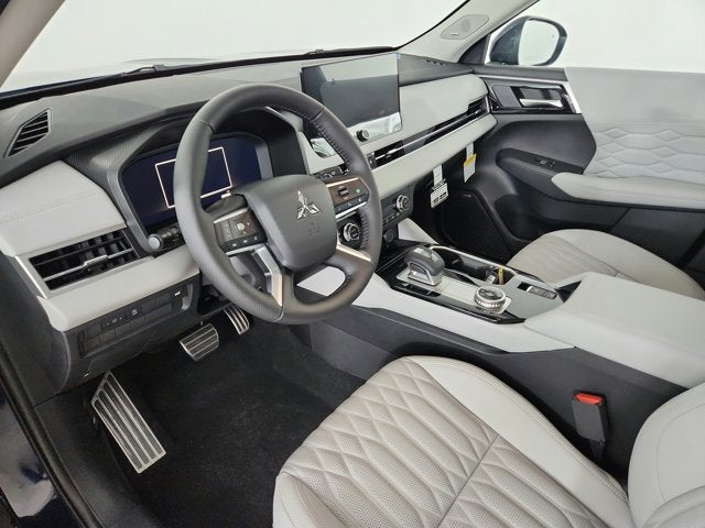 2026 Mitsubishi Outlander Base