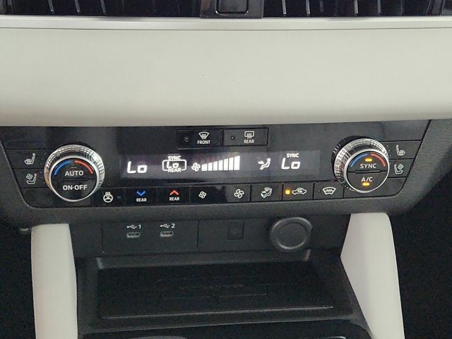 2026 Mitsubishi Outlander Base