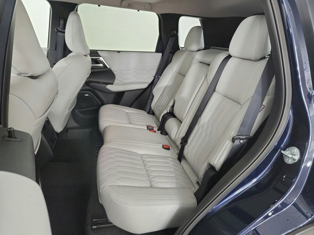 2026 Mitsubishi Outlander Base