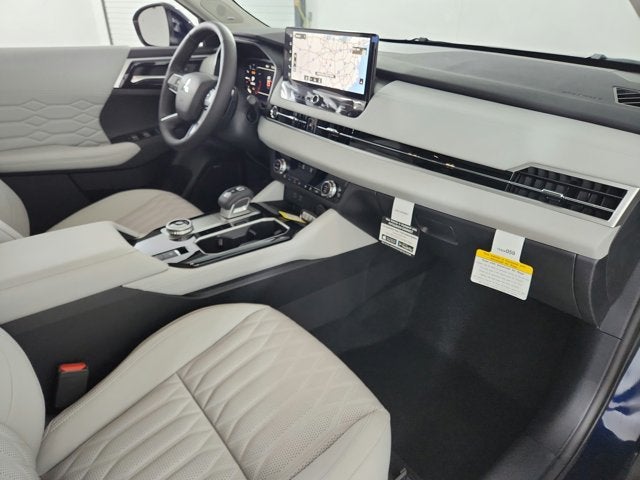 2026 Mitsubishi Outlander Base