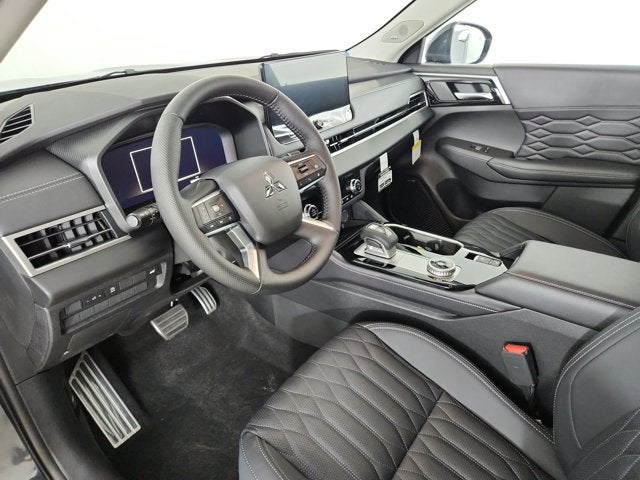 2026 Mitsubishi Outlander Base