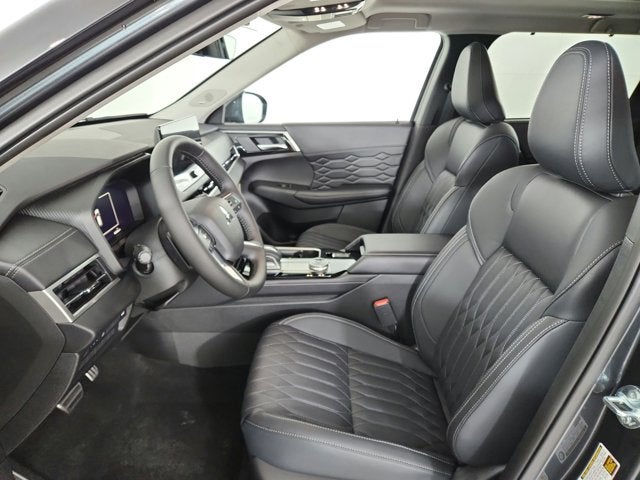 2026 Mitsubishi Outlander Base