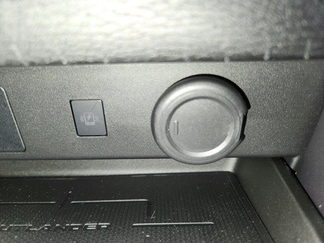 2026 Mitsubishi Outlander Base