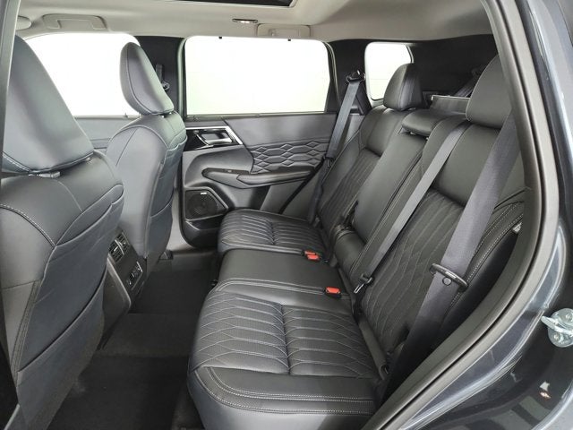 2026 Mitsubishi Outlander Base