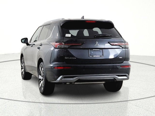 2026 Mitsubishi Outlander Base