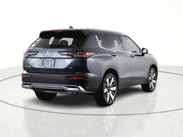 2026 Mitsubishi Outlander Base