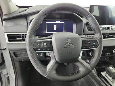 2026 Mitsubishi Outlander Plug-In Hybrid SE