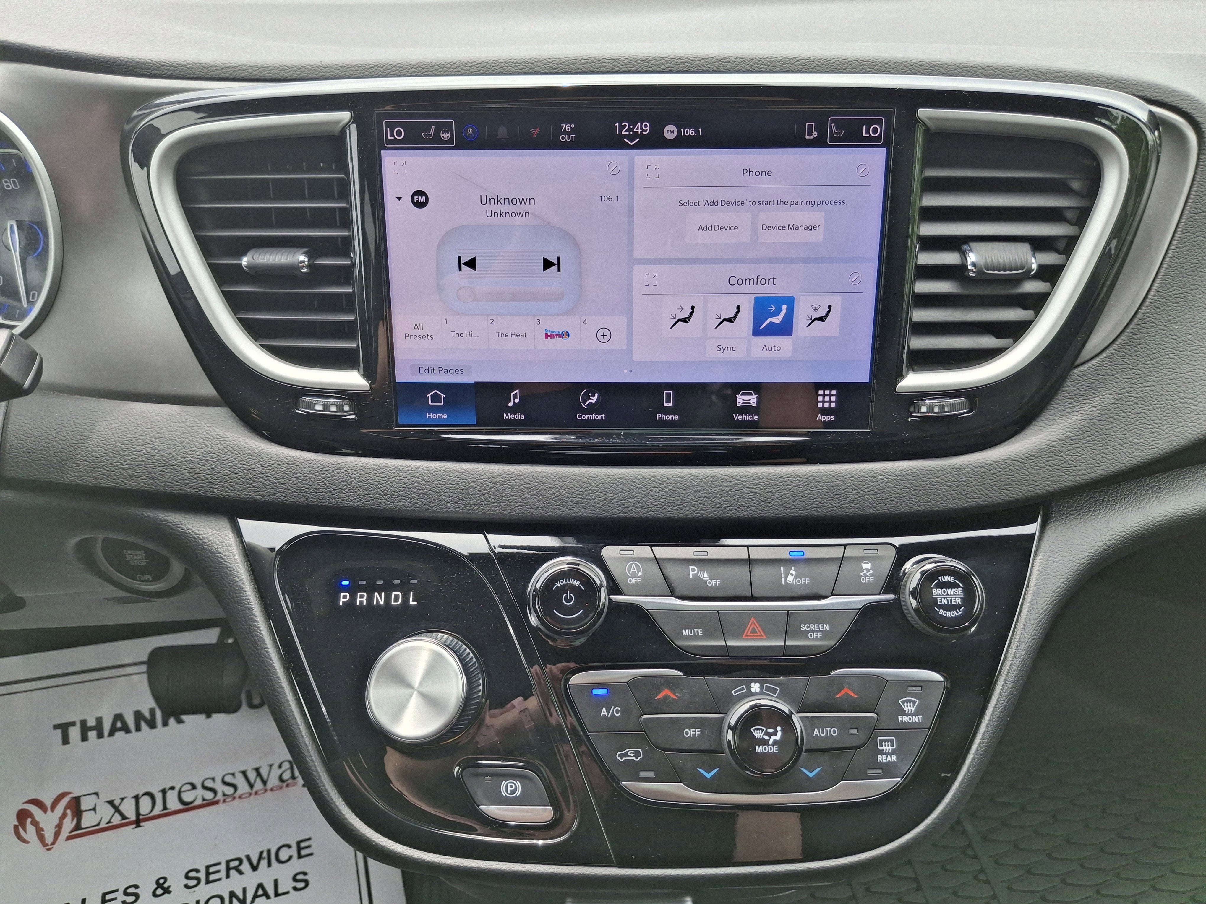 2025 Chrysler Pacifica Select