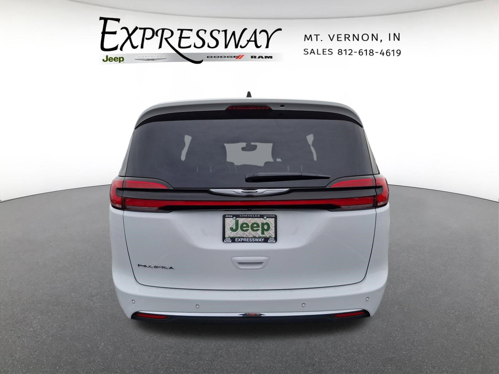 2025 Chrysler Pacifica Select