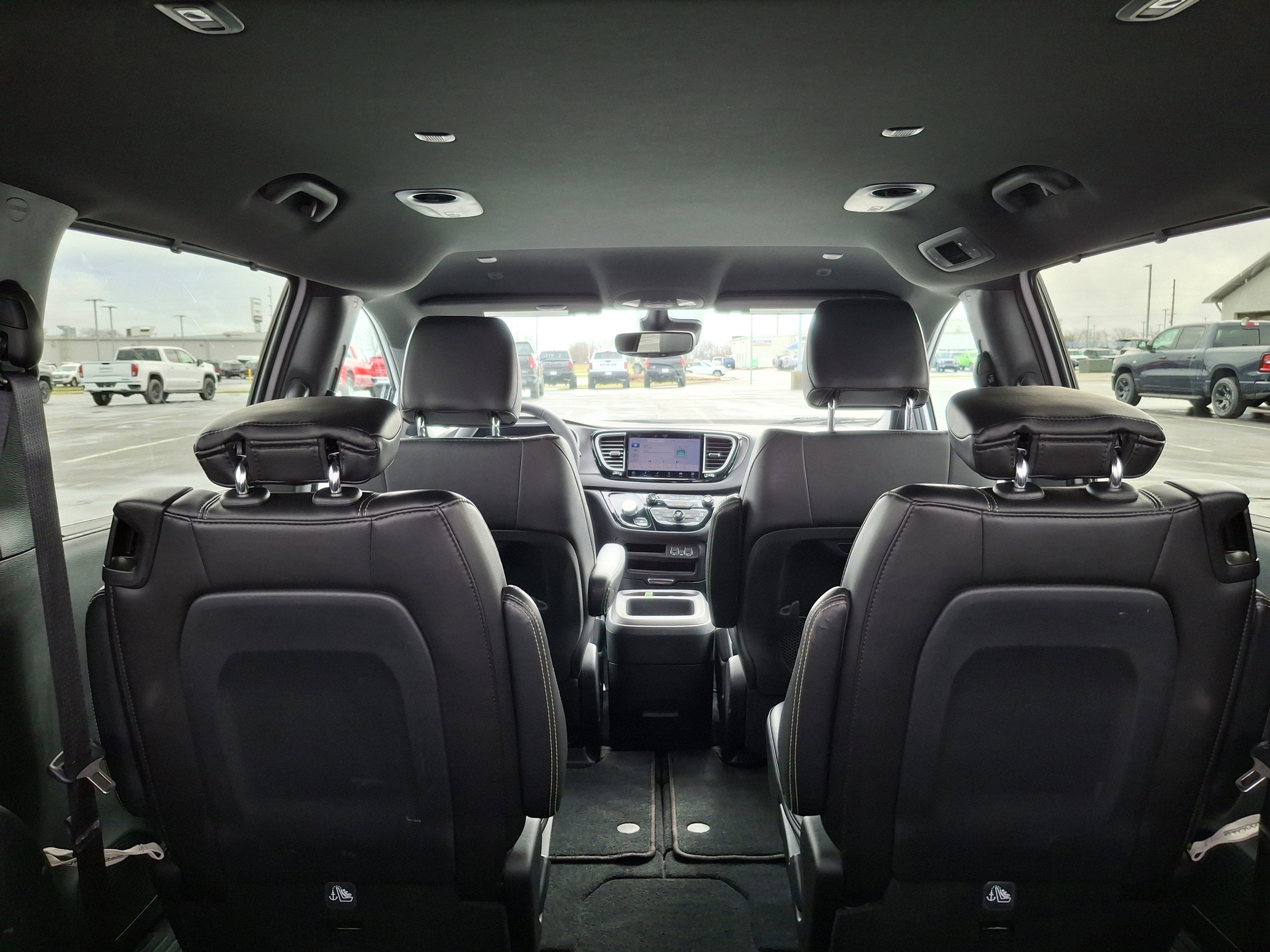 2025 Chrysler Pacifica Select