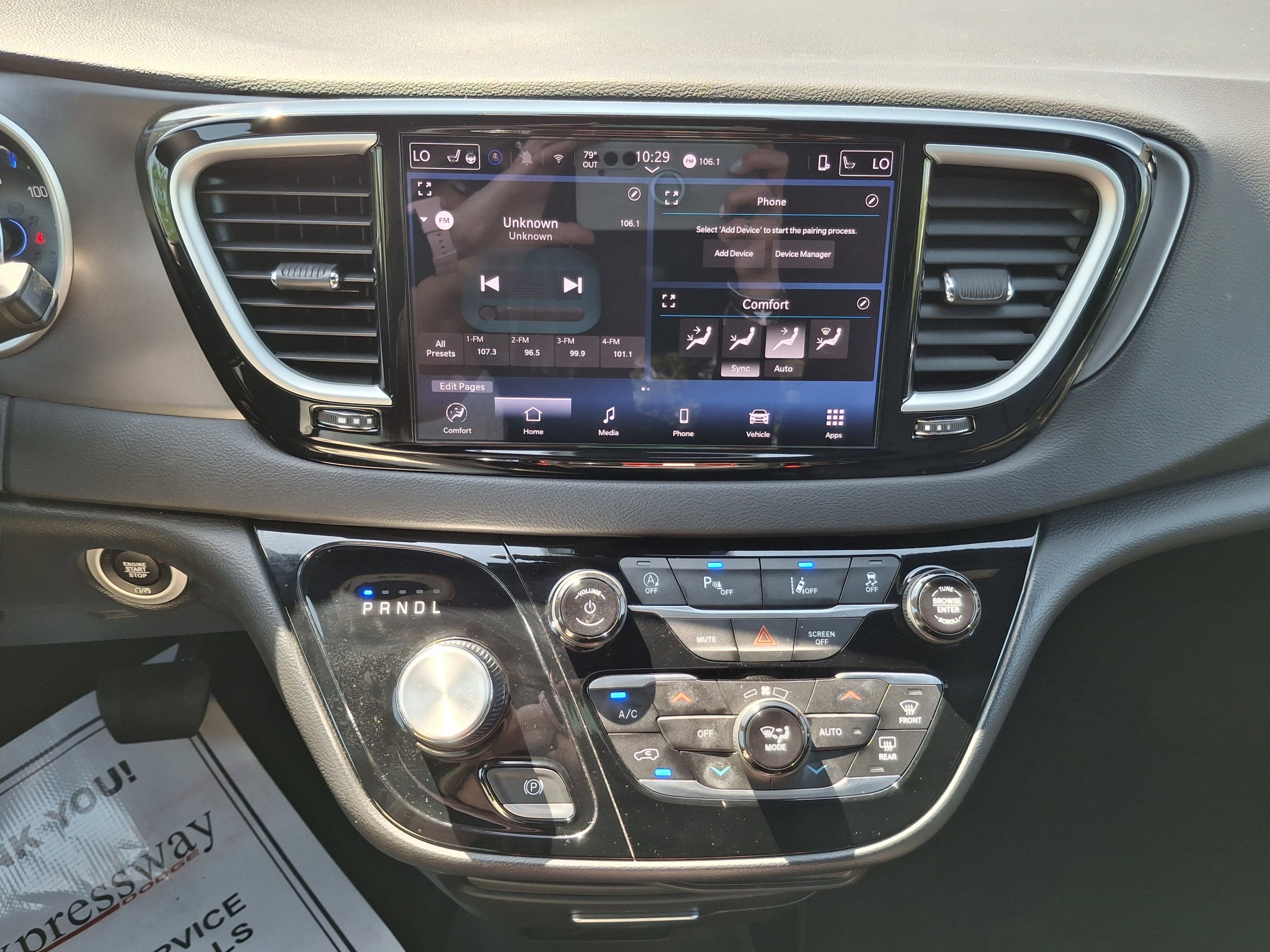 2025 Chrysler Pacifica Select