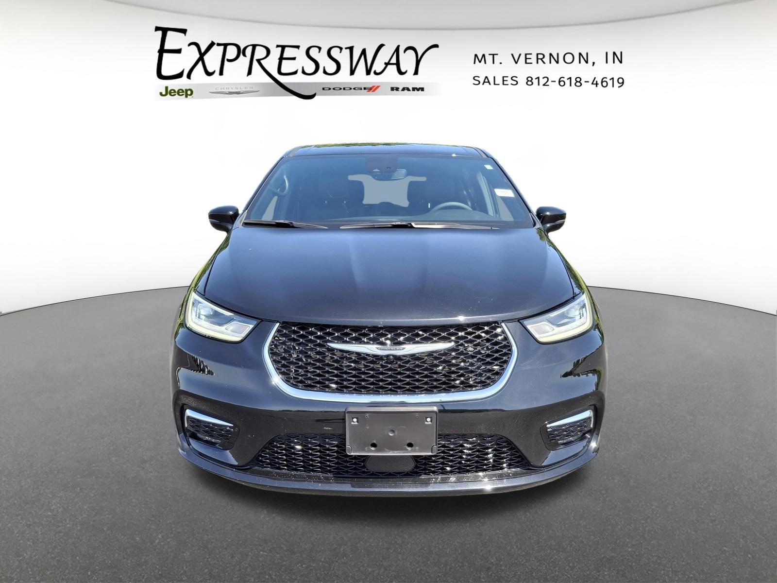 2025 Chrysler Pacifica Select