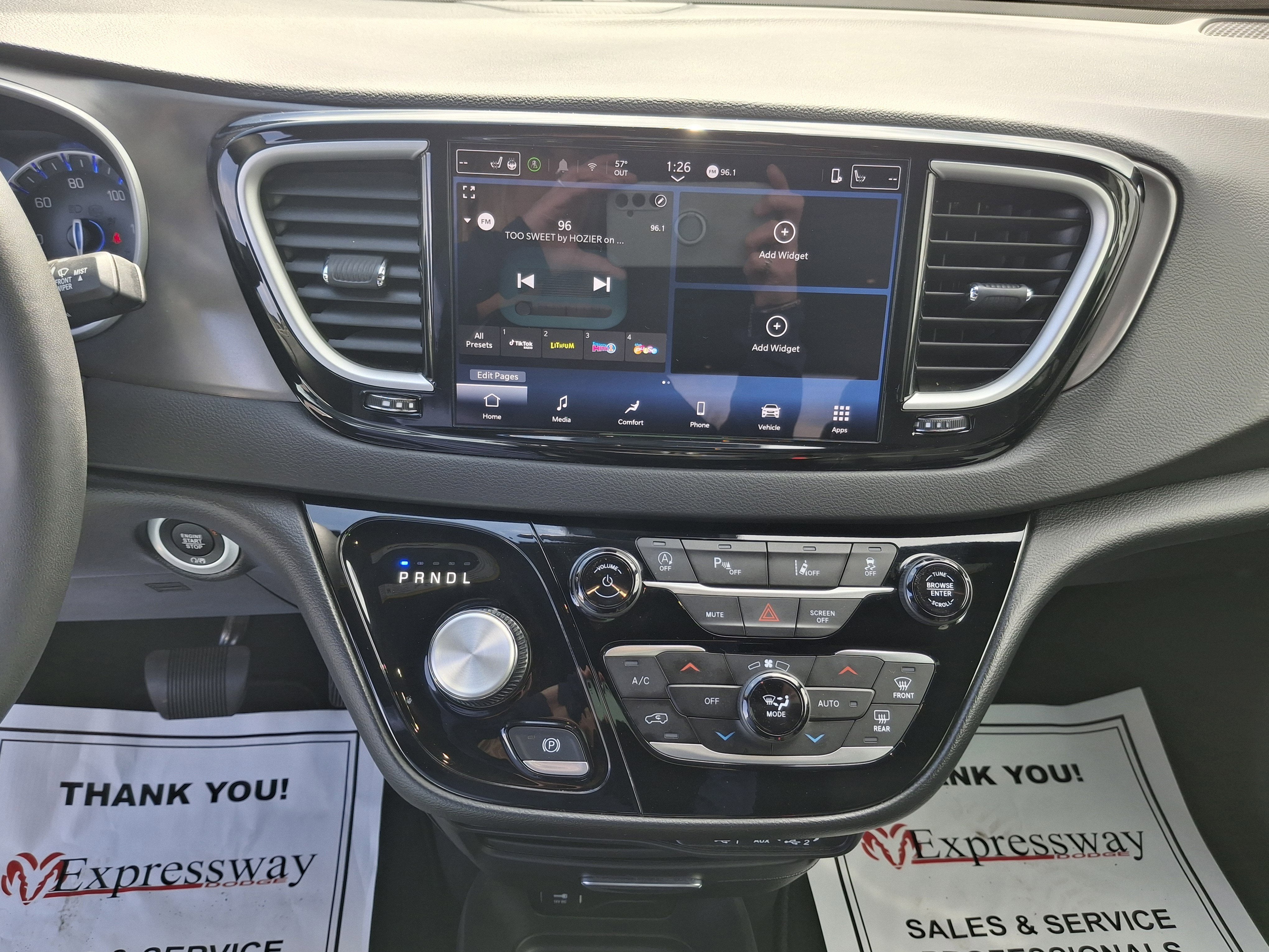 2025 Chrysler Pacifica Select