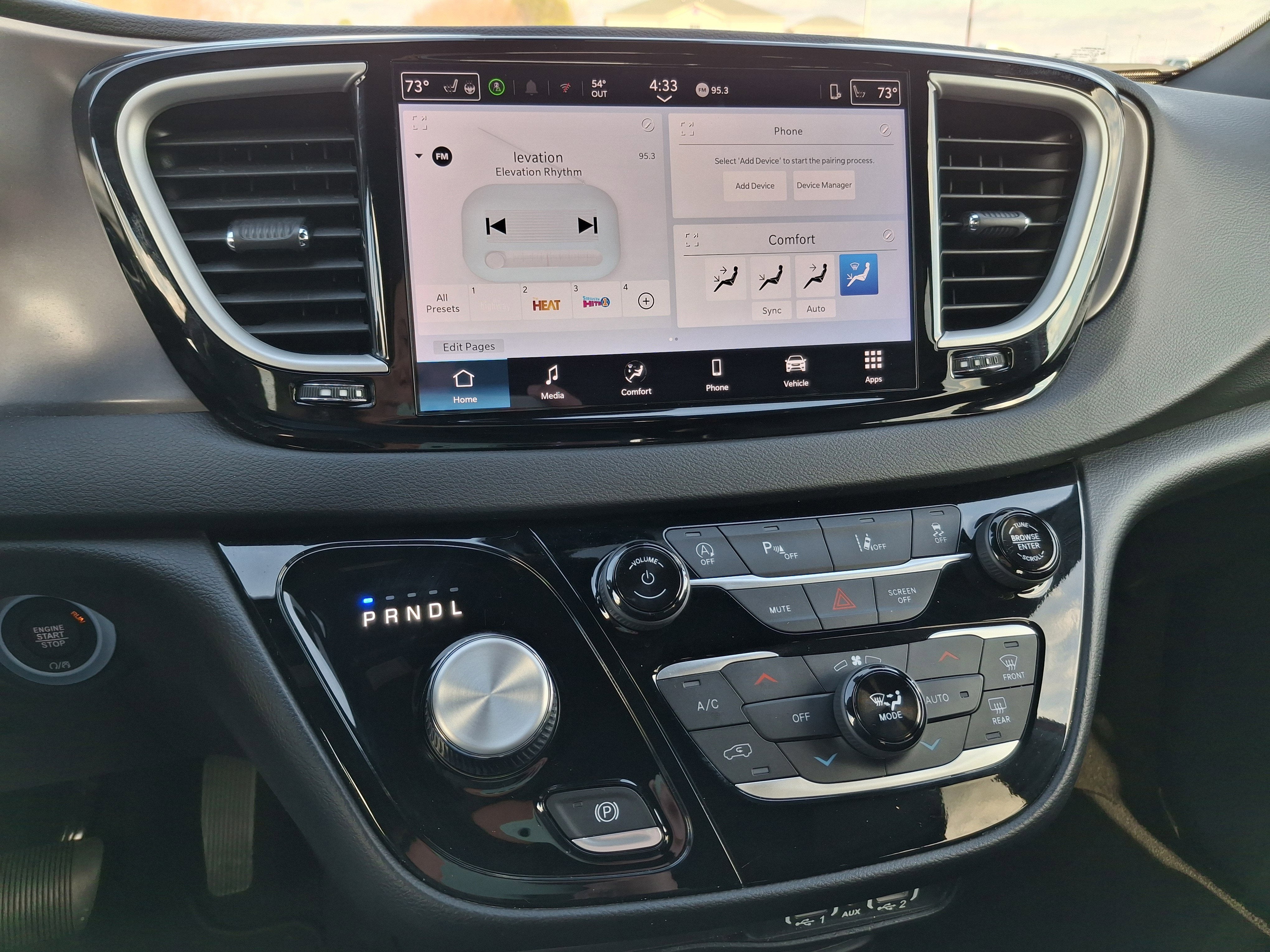 2025 Chrysler Pacifica Select