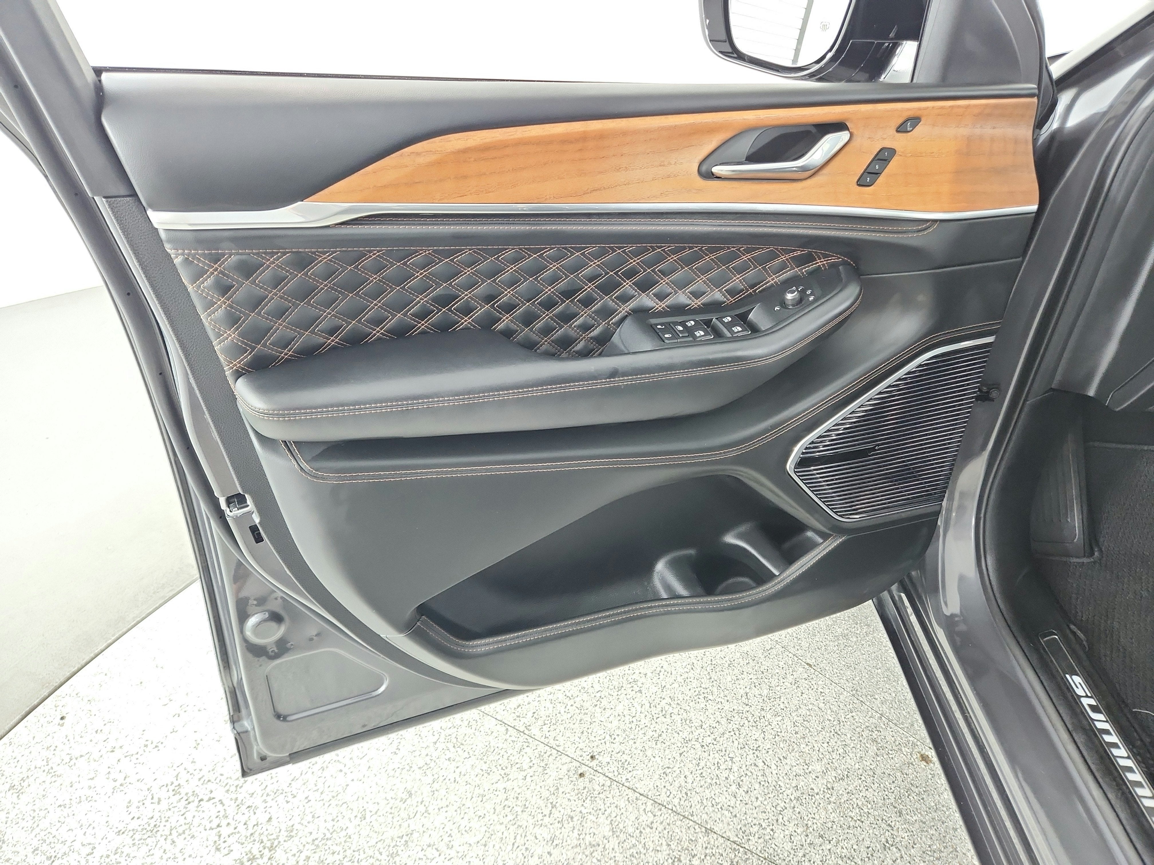2025 Jeep Grand Cherokee L Summit Reserve 4x4