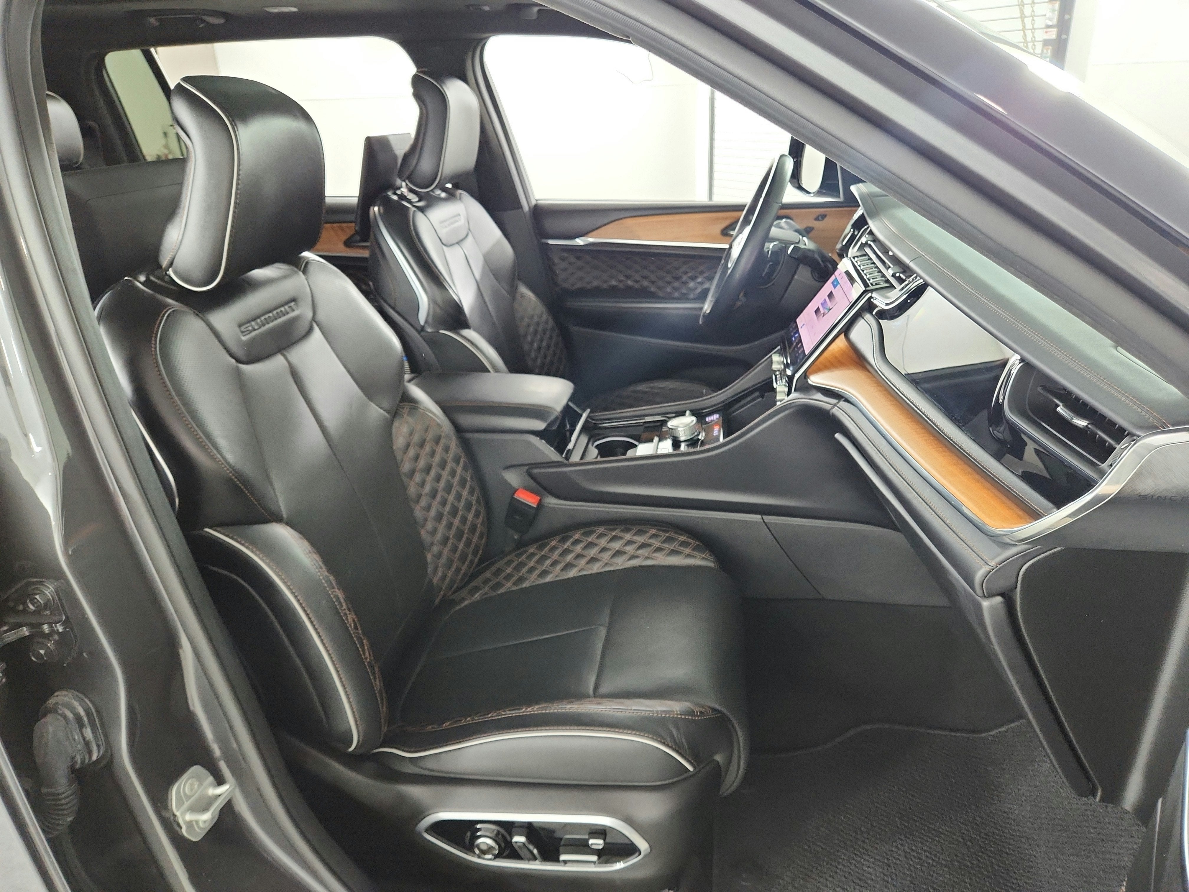 2025 Jeep Grand Cherokee L Summit Reserve 4x4