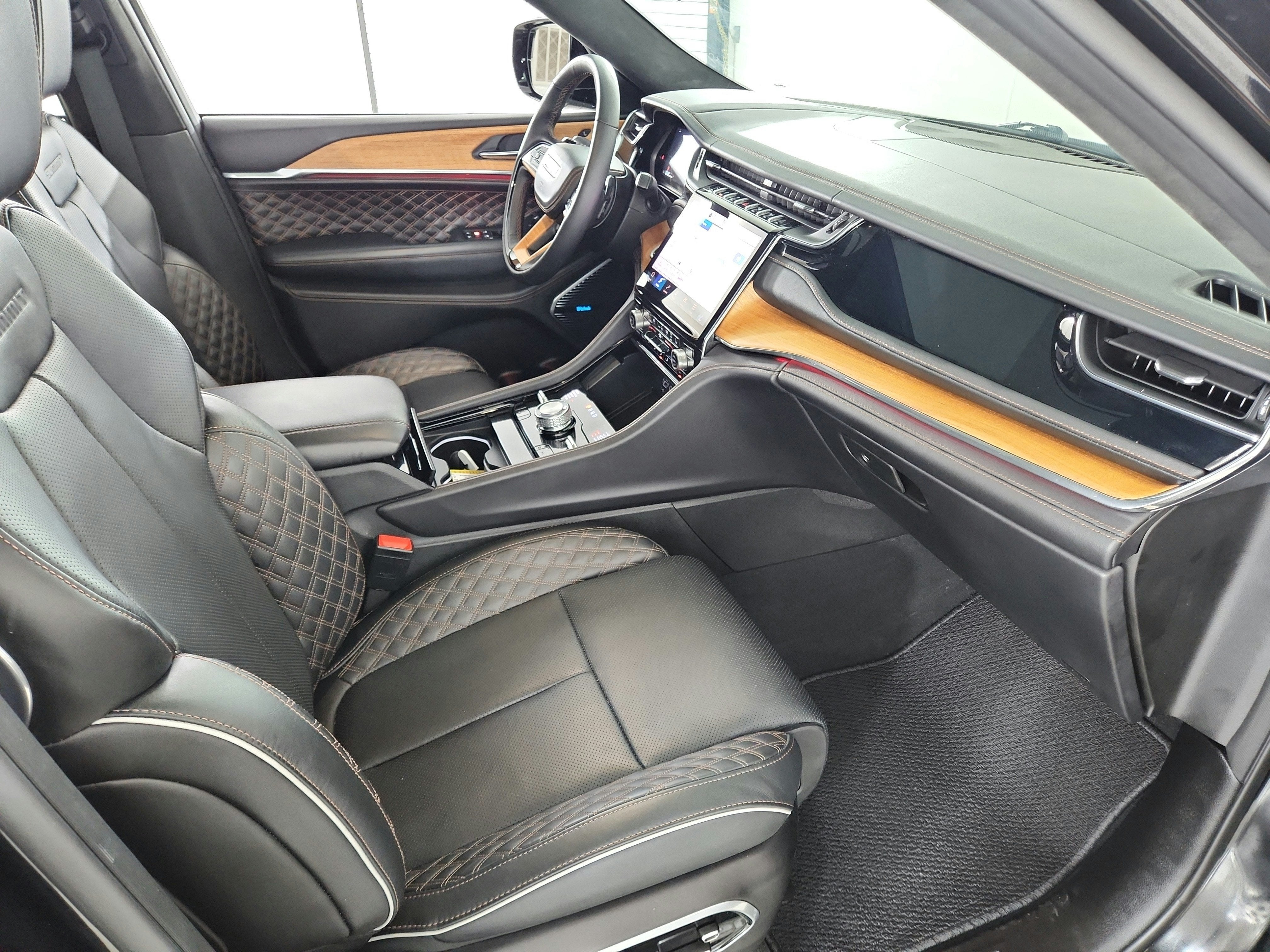 2025 Jeep Grand Cherokee L Summit Reserve 4x4