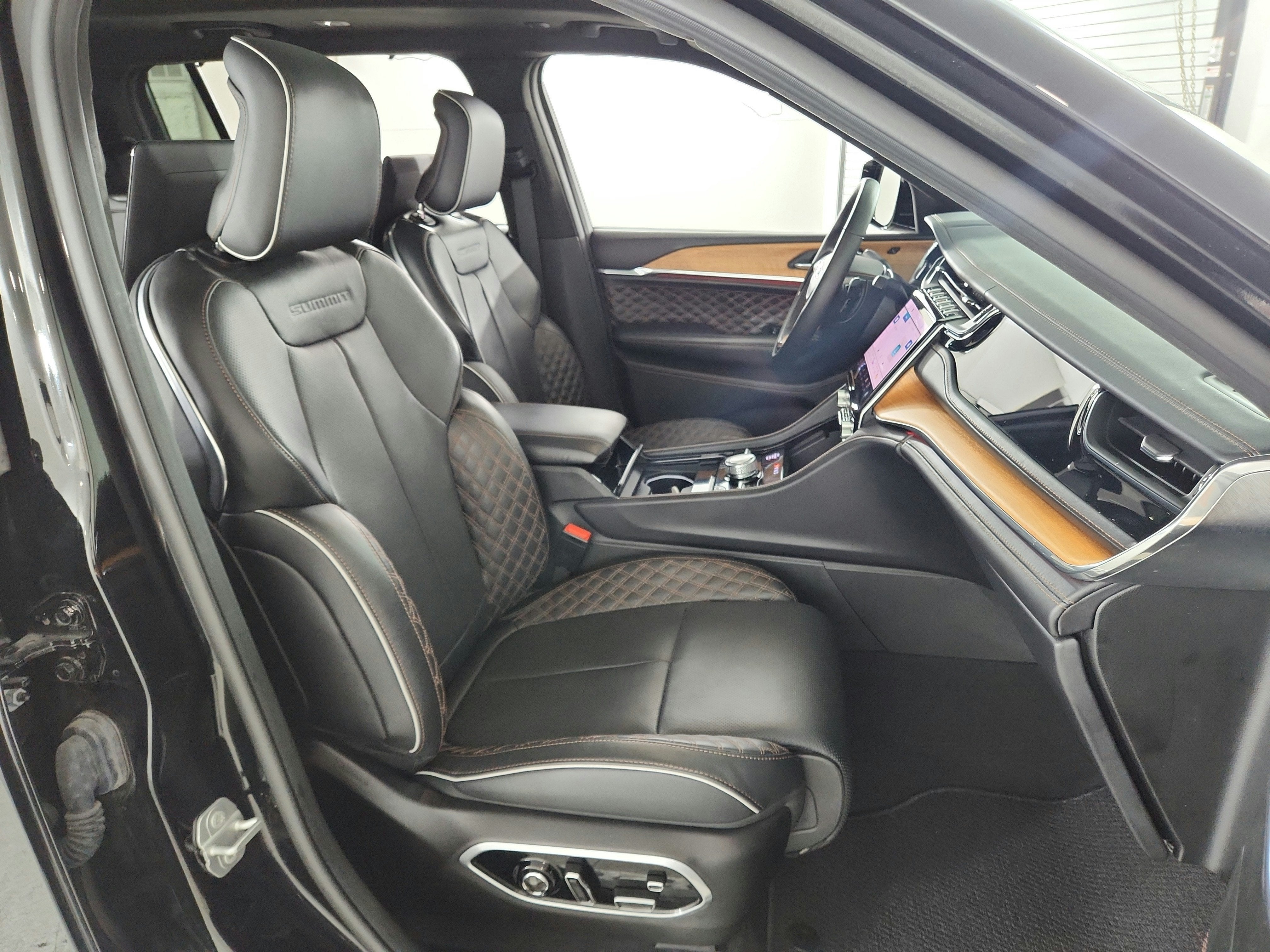2025 Jeep Grand Cherokee L Summit Reserve 4x4