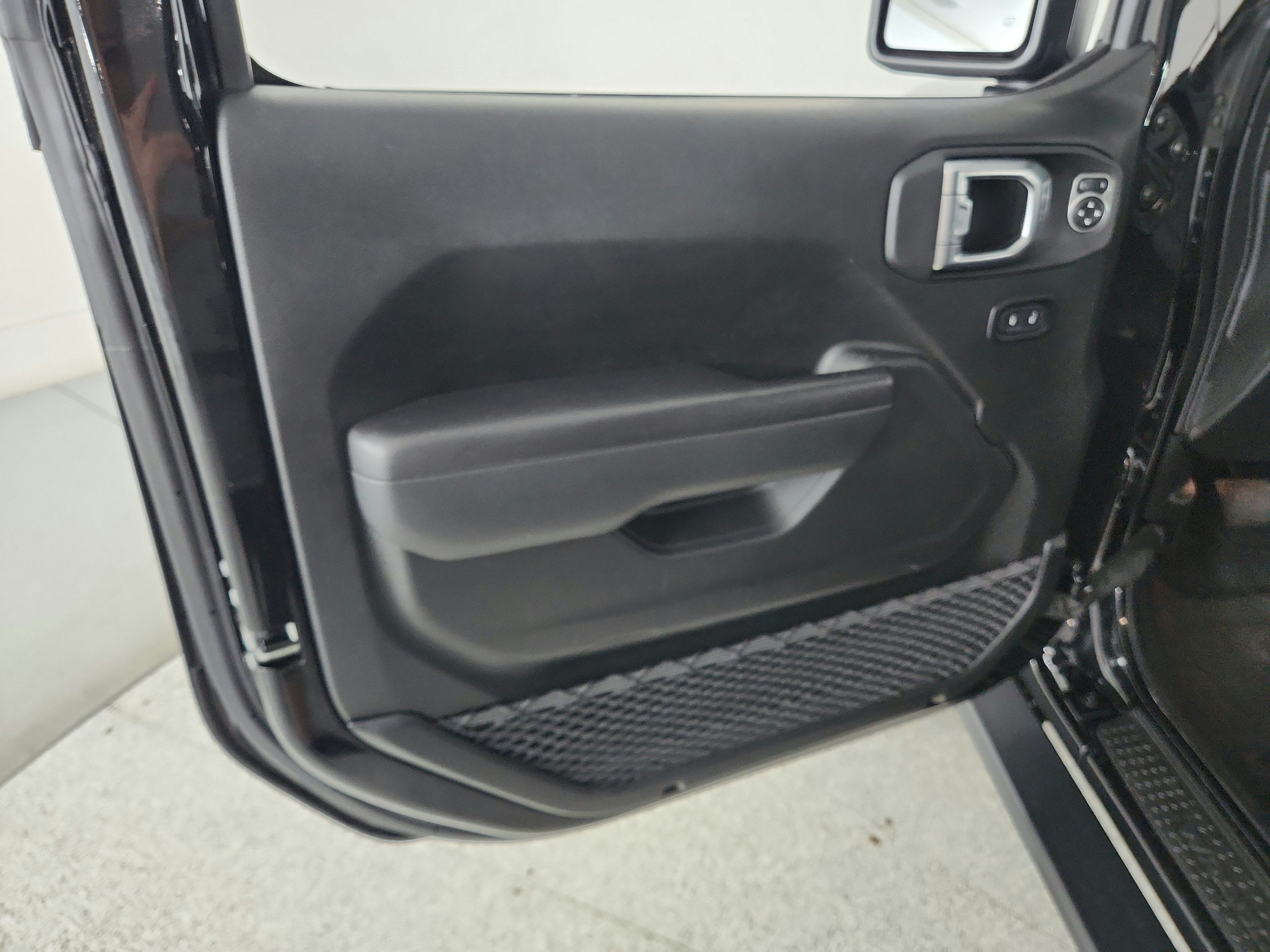 2025 Jeep Wrangler Willys 4 Door 4x4