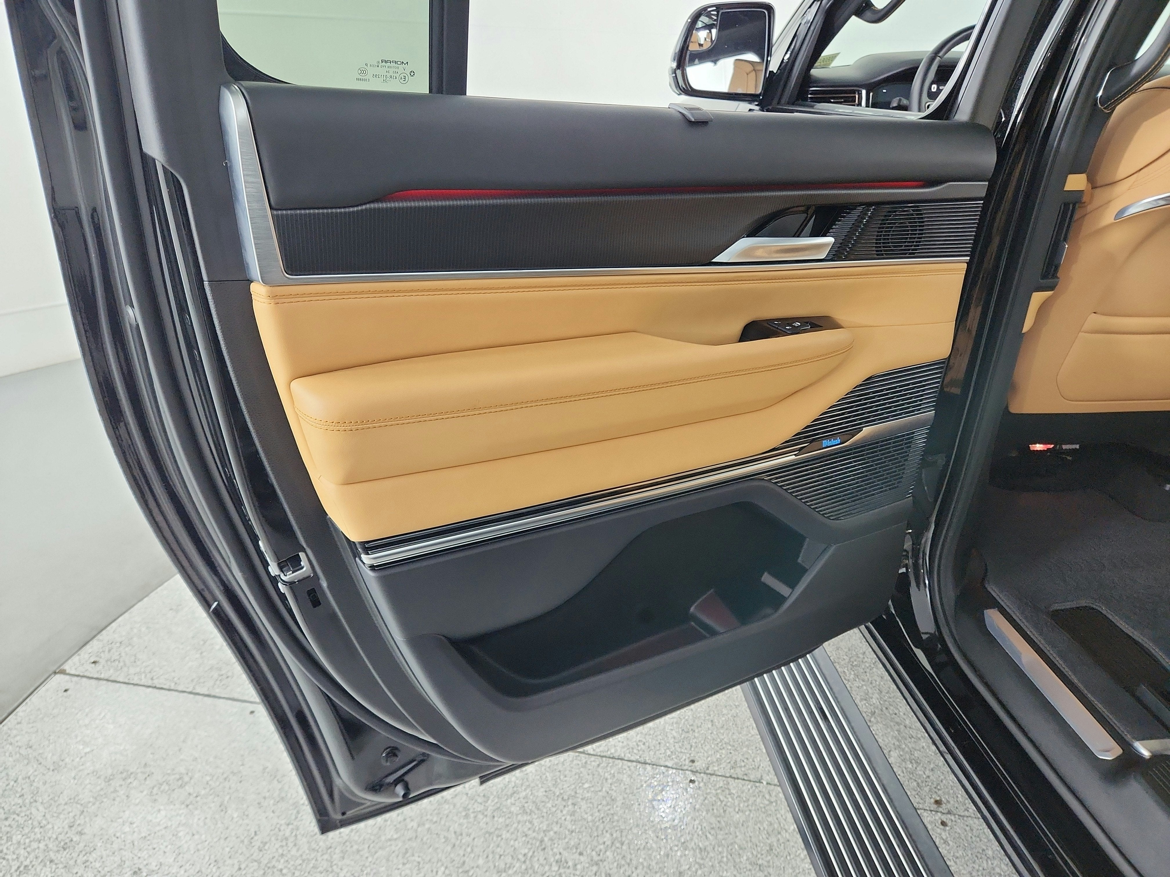 2025 Jeep Grand Wagoneer L Series III Obsidian 4x4