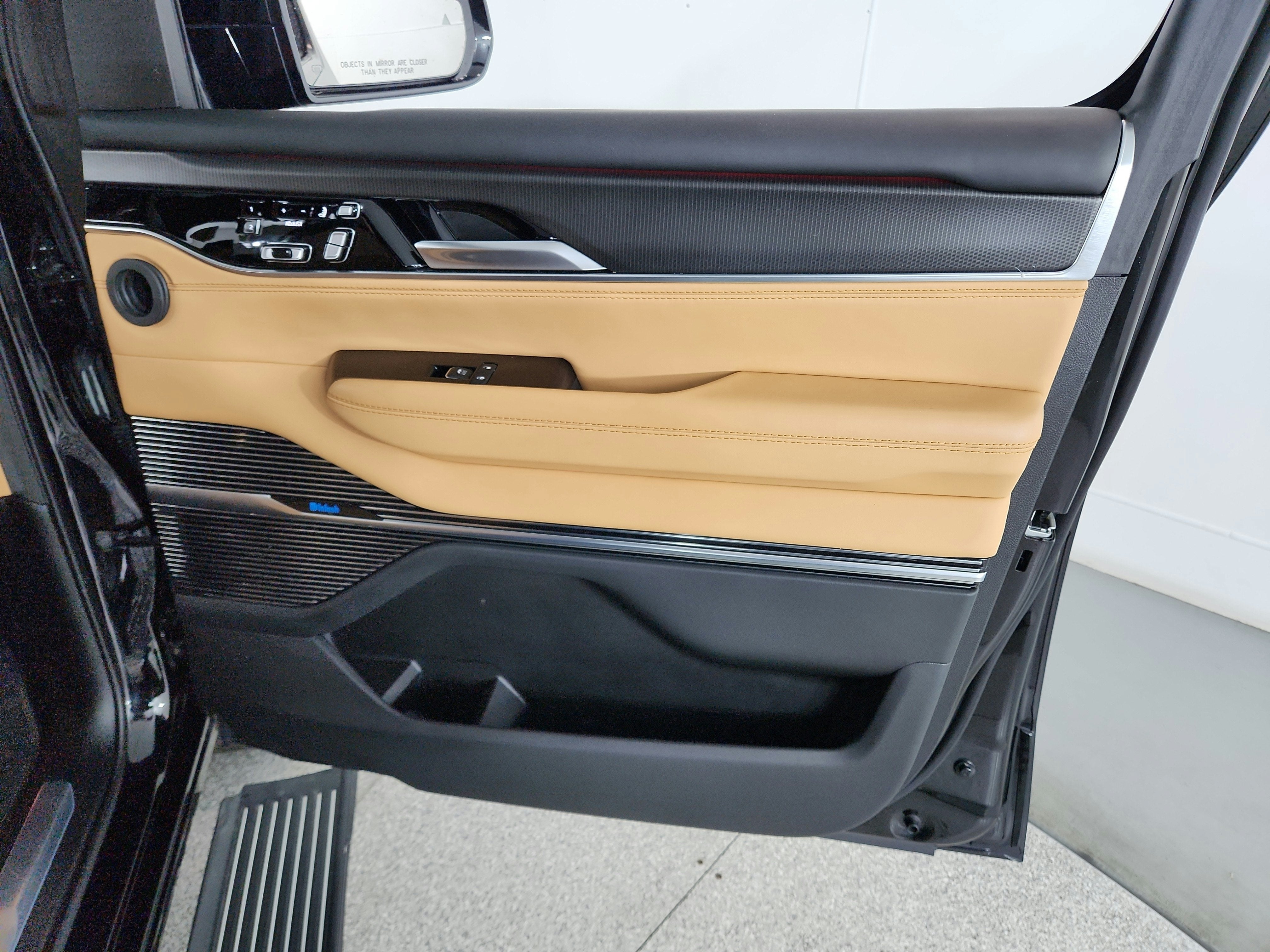 2025 Jeep Grand Wagoneer L Series III Obsidian 4x4