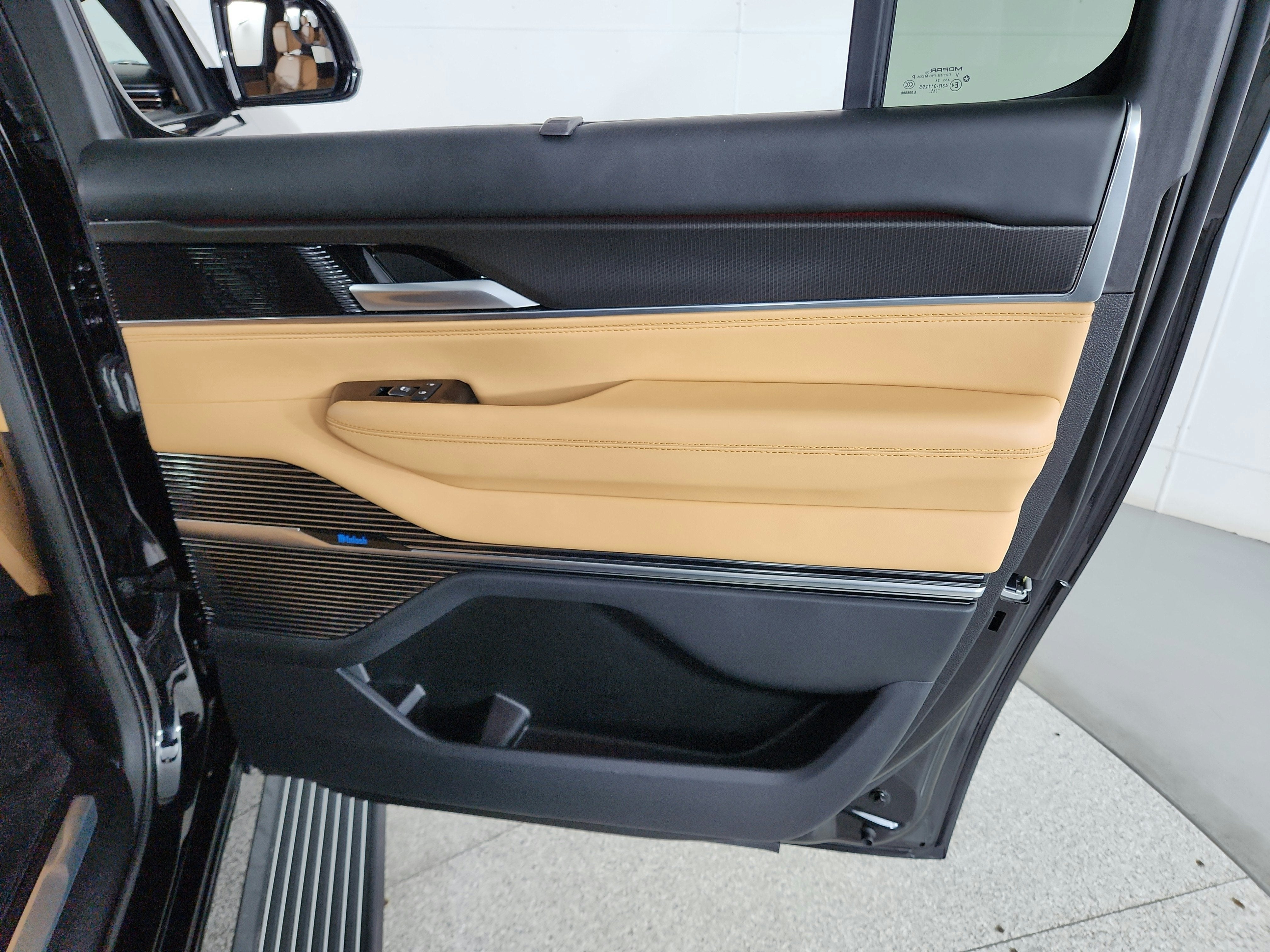 2025 Jeep Grand Wagoneer L Series III Obsidian 4x4