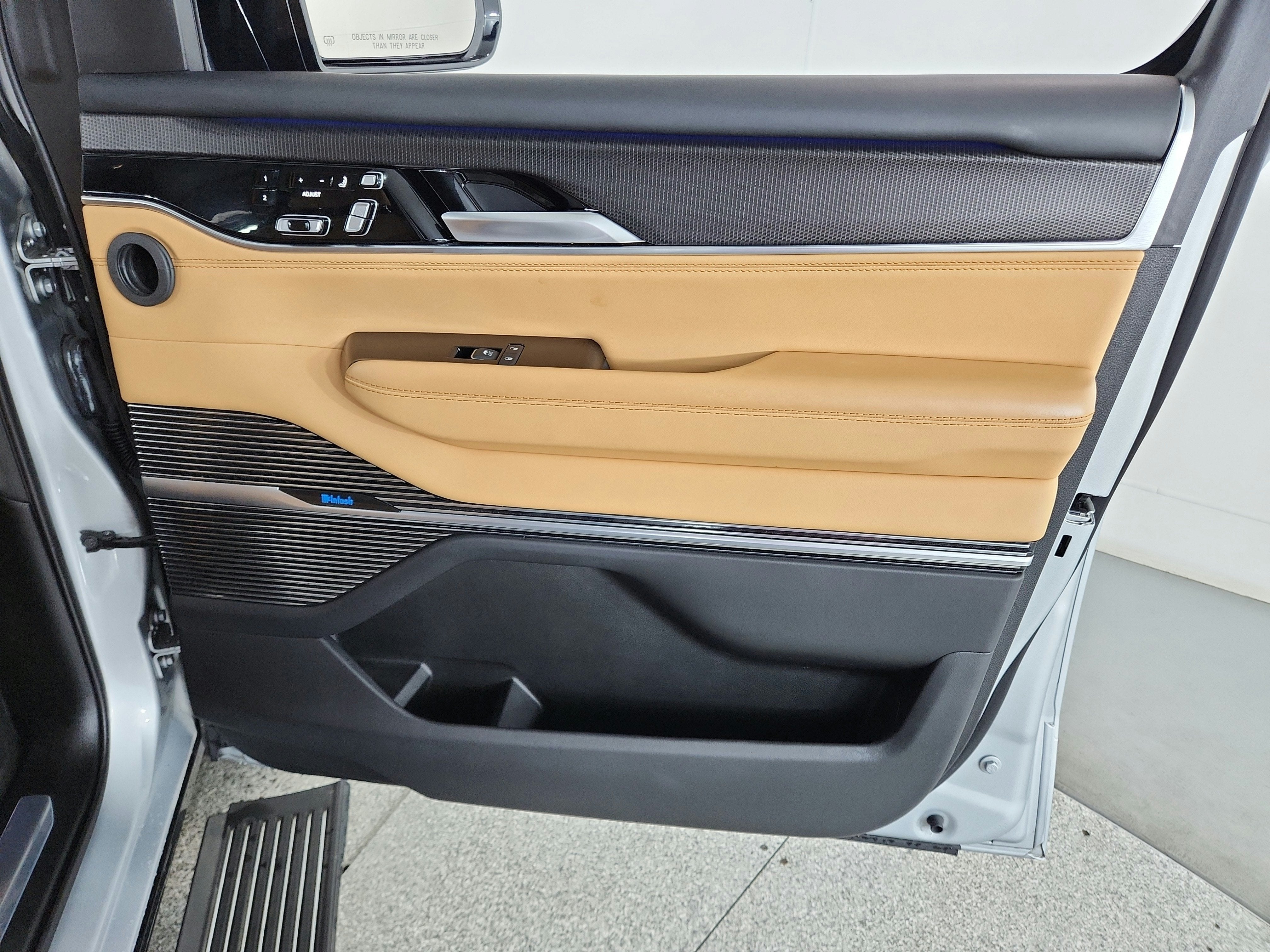 2025 Jeep Grand Wagoneer L Series III Obsidian 4x4