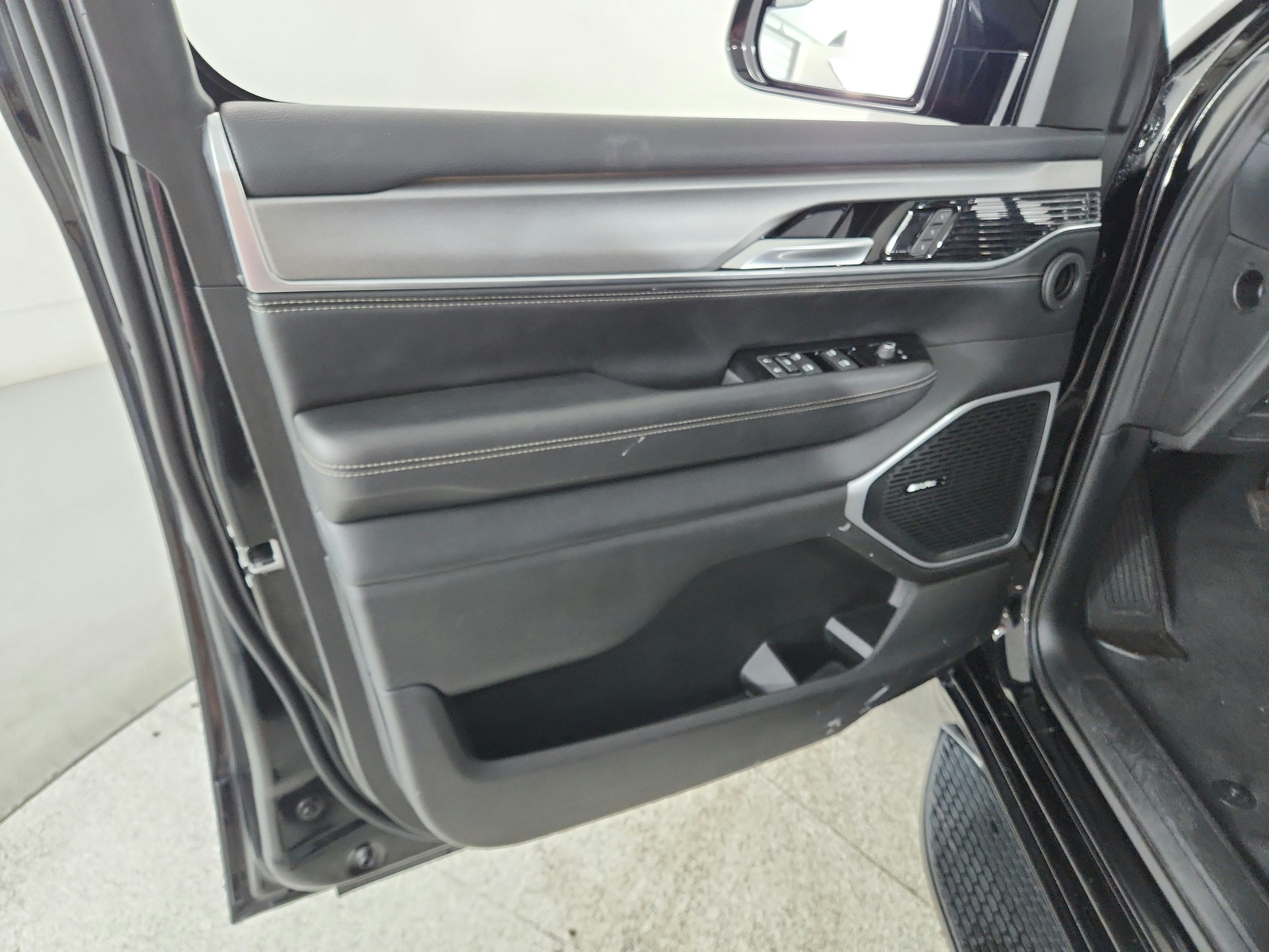 2024 Jeep Wagoneer Series II Carbide 4x4